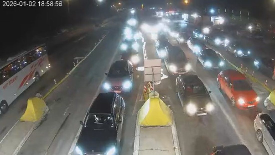 Kolone se protežu kilometrima: Čeka se satima na granicama, evo gde je najkritičnije! (FOTO)