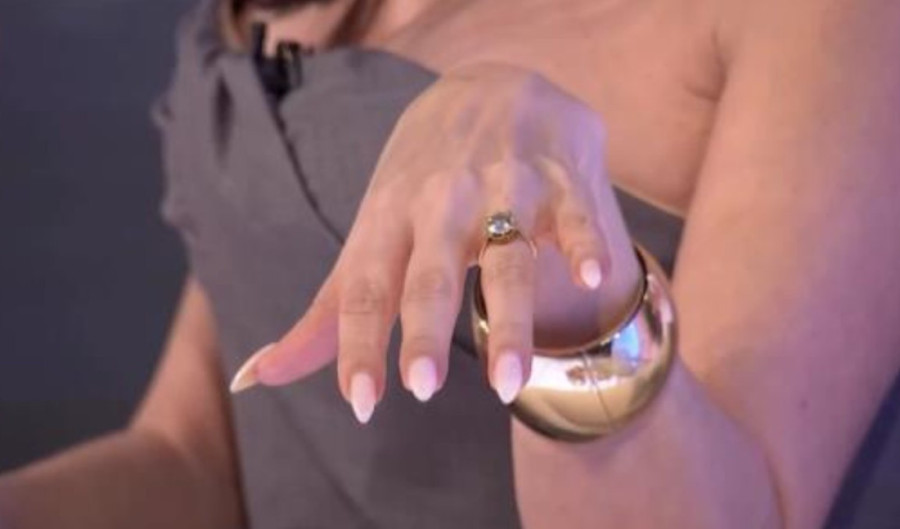 Ceca pokazala brilijantski prsten kojim ju je Arkan verio: Nosi ga nakon tri decenije (FOTO)
