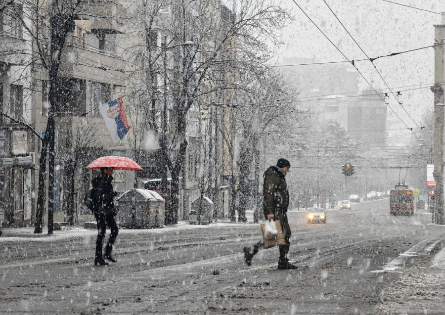 Sneg zatrpava Srbiju: Do 20 centimetara belog pokrivača, stiže i ledena kiša!