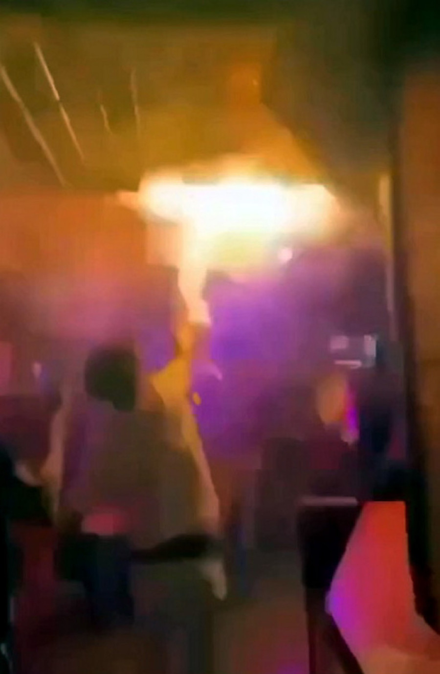 "Nosili su šampanjce sa prskalicama, jedna je bila previsoko" Novopazarac do detalja opisao trenutke horora u baru smrti u Švajcarskoj!