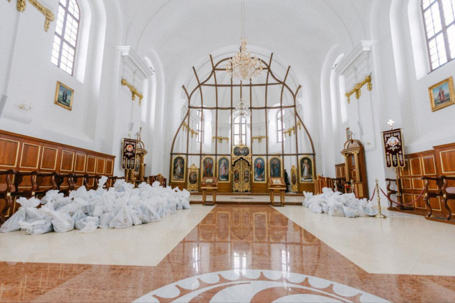 Srpskoj deci u Dalju podeljeni božićni paketići: Fondacija "Sveta Petka" razveselila najmlađe pred praznik, nisu skidali osmehe s lica