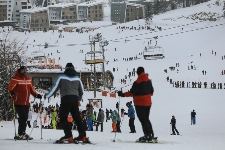 Pukla sajla na ski-liftu na Bjelašnici! Nesrećno dete palo u bezdan