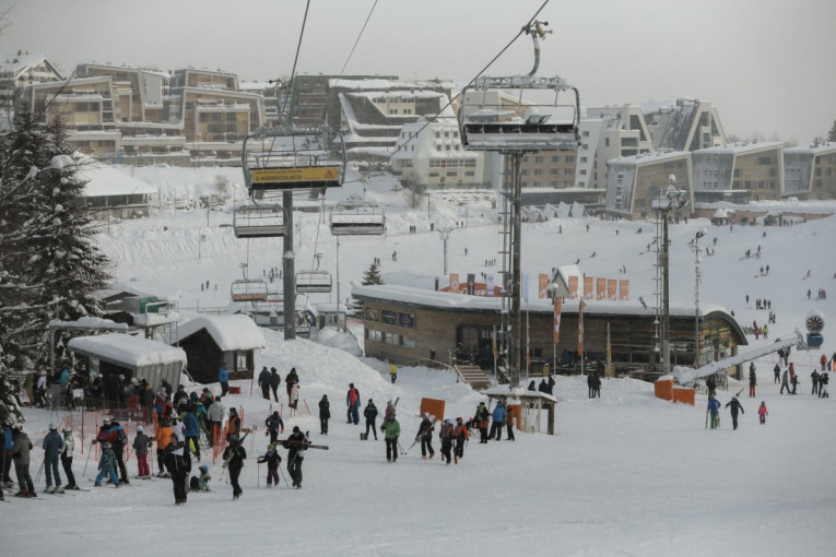 Orkanski vetar napravio haos na Bjelašnici: Izbacio korpu žičare iz ležišta, odmah se oglasili iz Olimpijskog centra