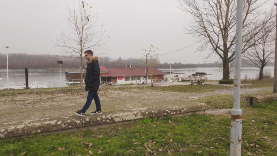 Miloš živi u garsonjeri, ali sanja velike snove: Već je među omiljenim pevačima na šabačkim veseljima (FOTO)