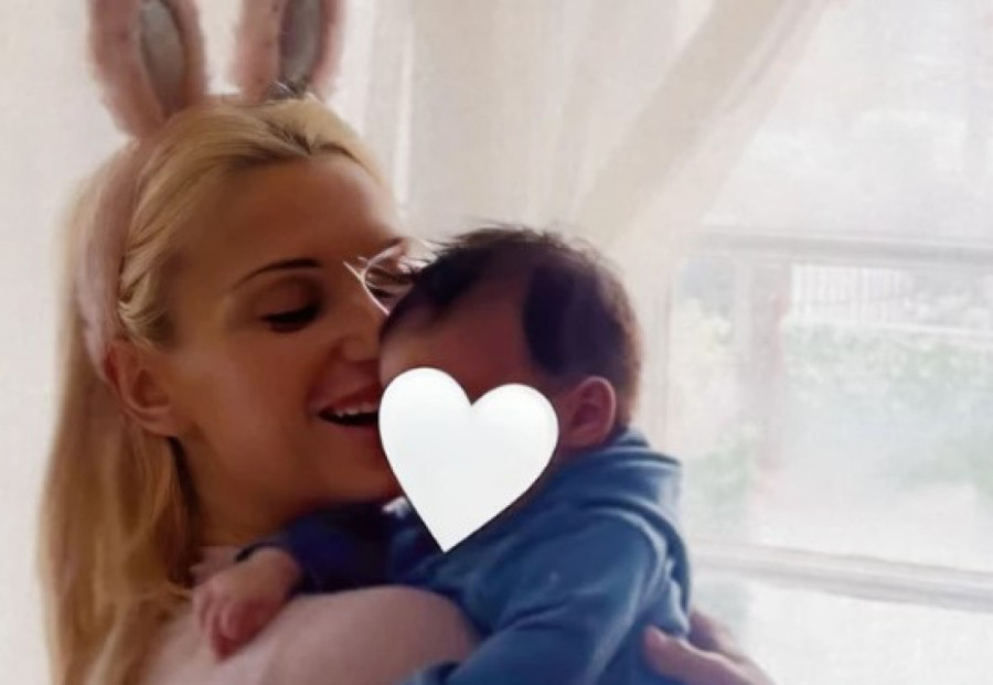 "Naš prvi sneg!" Anja Mit podelila neodoljivu fotku sa sinom, baš uživa u majčinstvu!