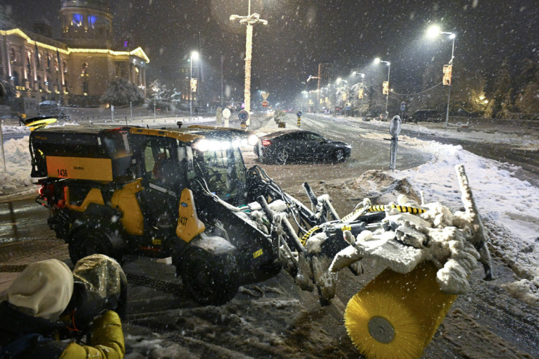 U Sarajevu pola metra snega: Pogledajte kako izgleda grad večeras (FOTO)