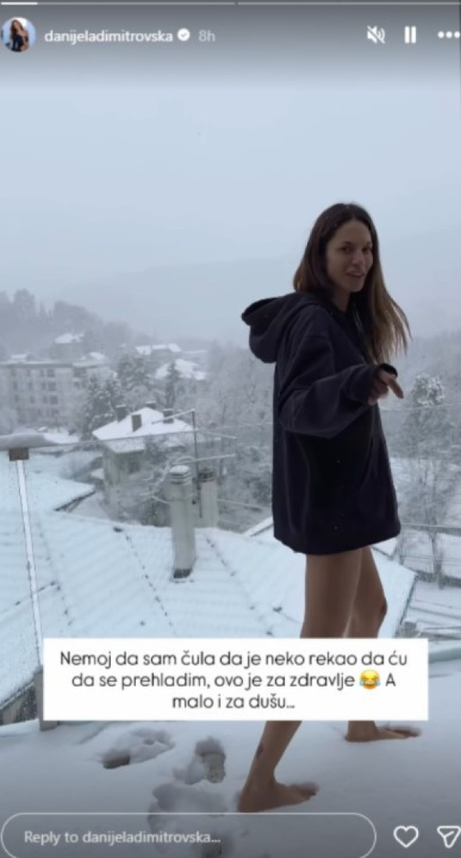 Danijela Dimitrovska šokirala izdanjem: Bosa i polugola izašla na sneg (FOTO)