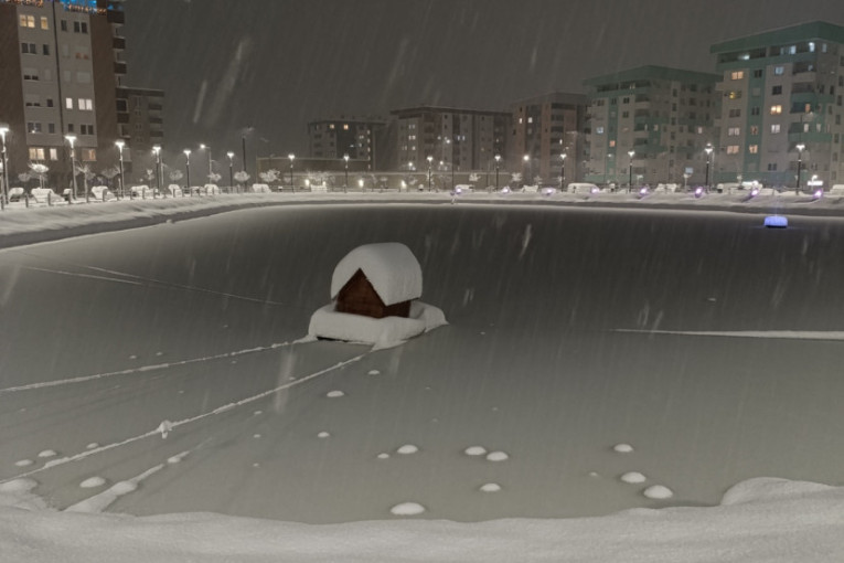 U Sarajevu pola metra snega: Pogledajte kako izgleda grad večeras (FOTO)