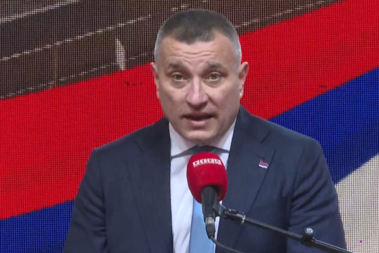 Vučić u Trebinju: "Spremni smo da uložimo 200 miliona evra u aerodrom"