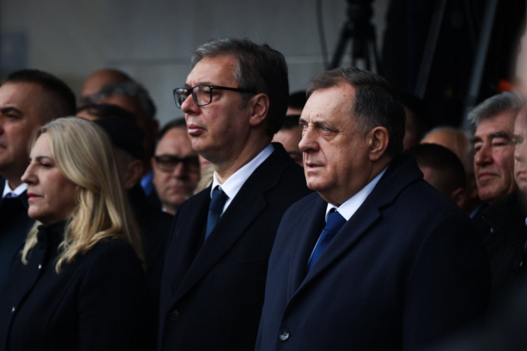 Vučić čestitao Dan RS: Srbija uvek uz Srpsku, naše veze su neraskidive, snažne i večne