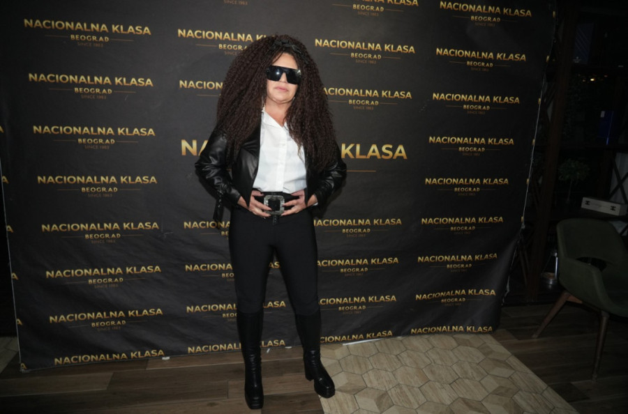 "Zvali su me Stoja celulitara" Pevačica padala zbog dijete, narušila zdravlje: Trpela sam poniženje