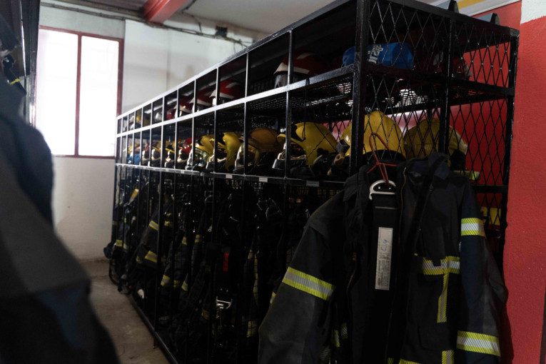 Parče torte za umornog heroja: Vukašin dirnuo Srbiju jednom fotografijom, a sada otkrio šta je za njega najlepši poklon! (FOTO/VIDEO)