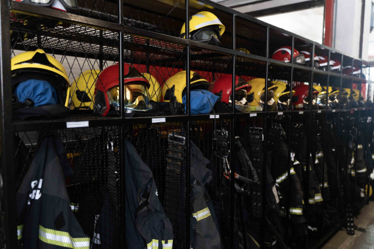 Parče torte za umornog heroja: Vukašin dirnuo Srbiju jednom fotografijom, a sada otkrio šta je za njega najlepši poklon! (FOTO/VIDEO)