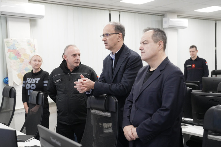 Macut i Dačić posetili Sektor za vanredne situacije (FOTO)