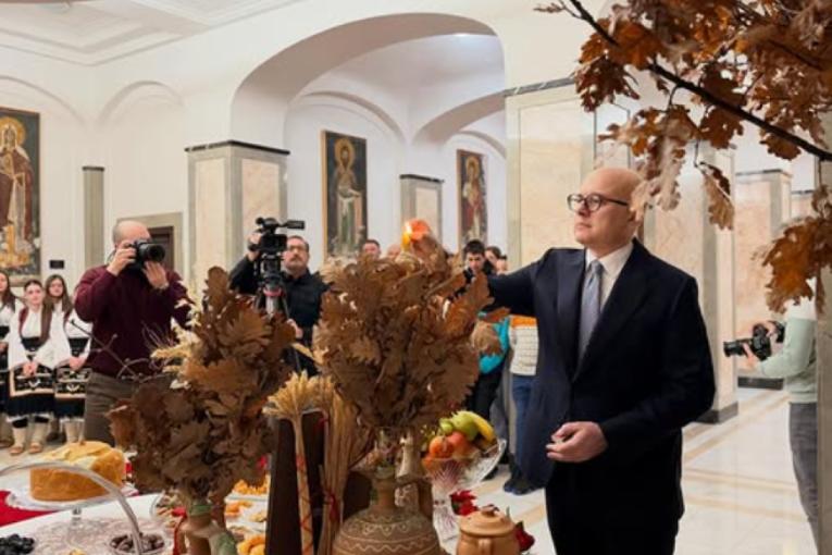 Ministar Dačić čestitao Božić: Nek donese mir, slogu i duhovnu snagu svima