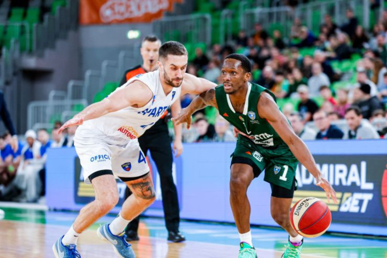 Zatrpao koš Spartaka, usledila je nagrada: Amerikanac je MVP kola (FOTO)
