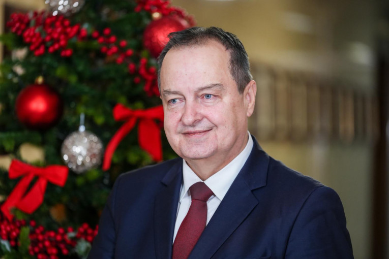 Ministar Dačić čestitao Božić: Nek donese mir, slogu i duhovnu snagu svima