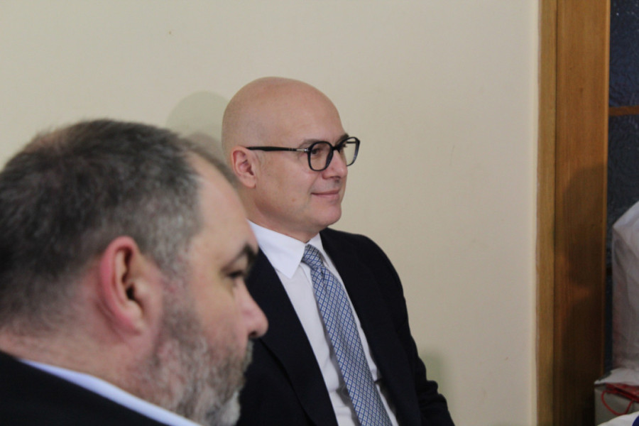 Vučević obišao samohranu majku sa troje dece u Kruščiću kod Kule (FOTO)