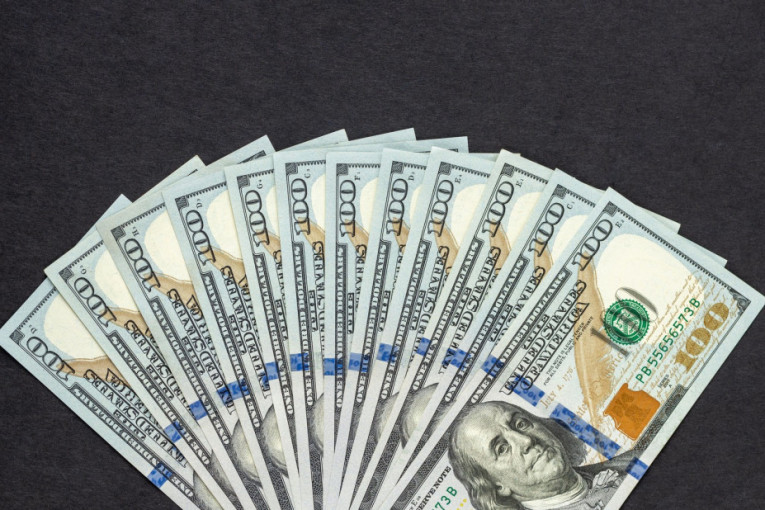 Novac beži iz Amerike! Dolar potonuo posle dogovora sa Iranom
