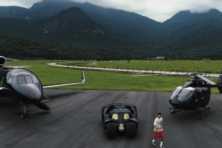 Nejmar se počastio poklonom od 43 miliona evra! Ova moćna mašina ne zna za granice! (FOTO/ VIDEO)