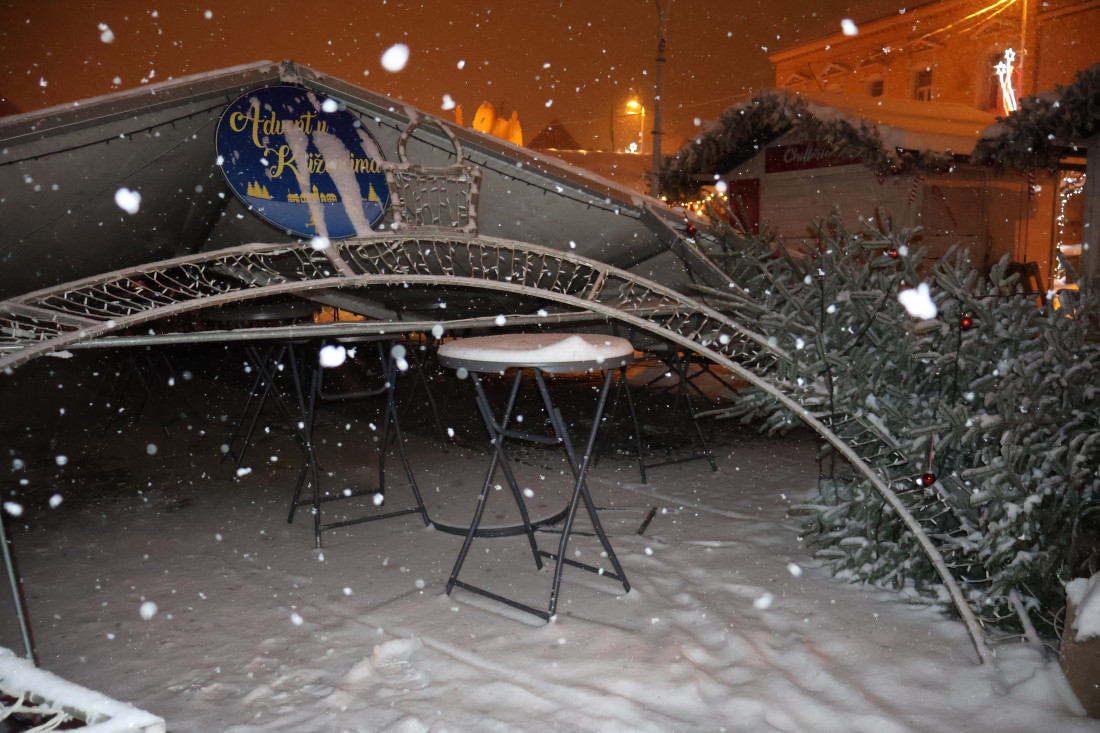Raspad u Zagrebu! Čulo se samo krckanje, a onda se obrušilo u kafiću (FOTO)
