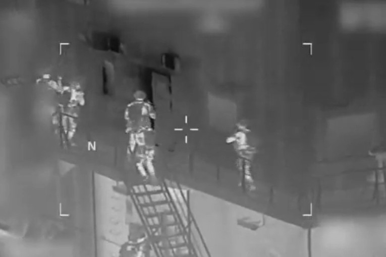 Objavljen snimak upada na brodove: Ovako su Trampovi vojnici zapleniri ruski i još jedan tanker (VIDEO)