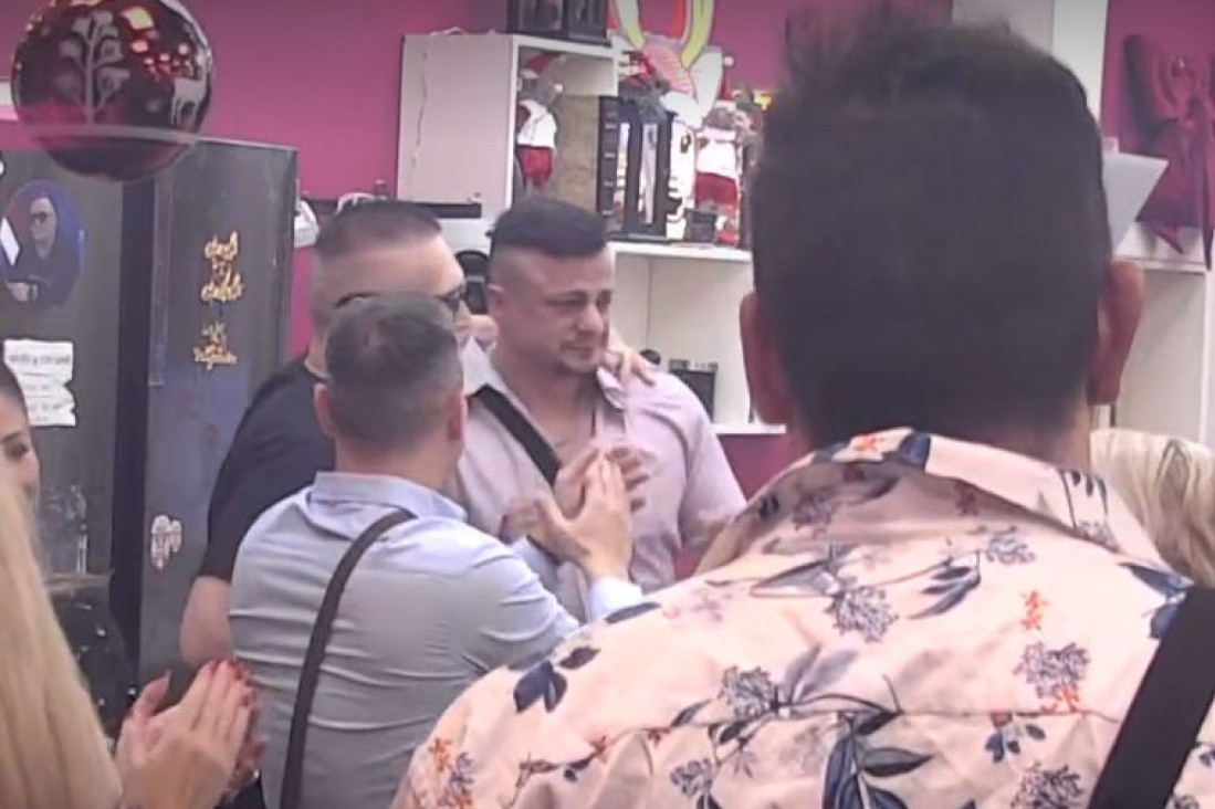 Kad je Rada Manojlović zapevala ovu pesmu u "Eliti", Terza se raspao: Suze samo liju! (FOTO)