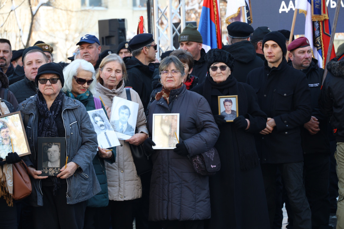Oni su dali život za Republiku Srpsku: Otkriveno Centralno spomen-obeležje sa 26.000 uklesanih imena (FOTO)