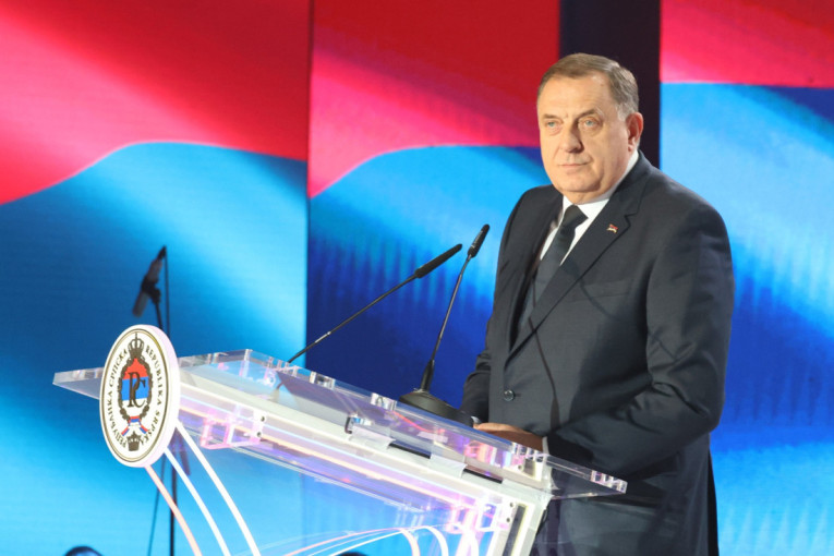 Dodik: Ponosan sam na sve ljude u Srpskoj, dostojanstveno su obeležili Dan Republike