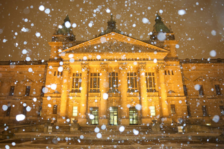 Sneg napravio rusvaj u Nemačkoj: Potpuno obustavljen železnički saobraćaj na severu zemlje (FOTO)