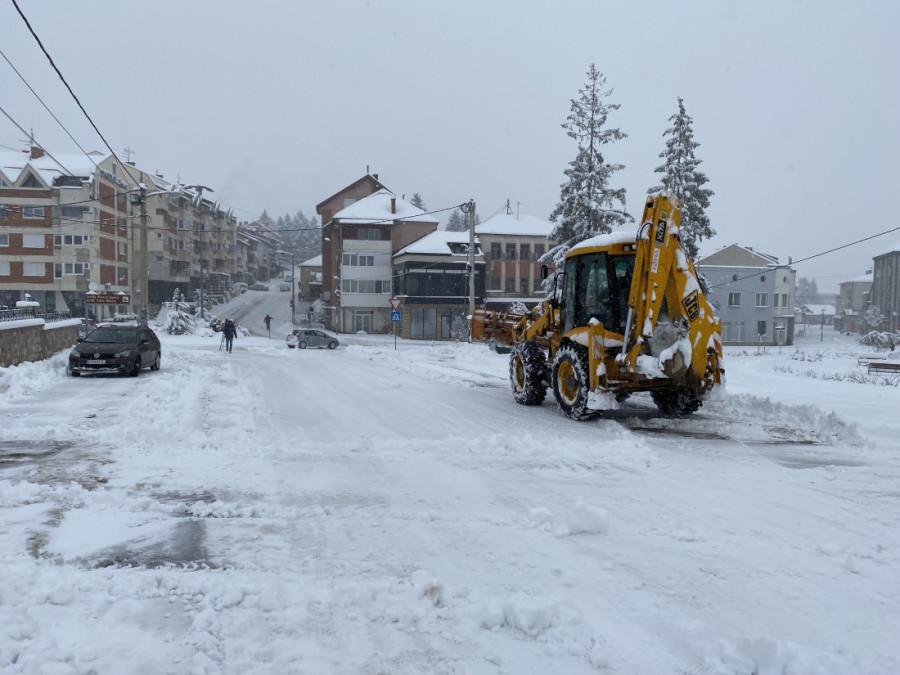 Majka i dete se izgubili na zavejanoj Fruškoj gori: Drama kakva se ne pamti!