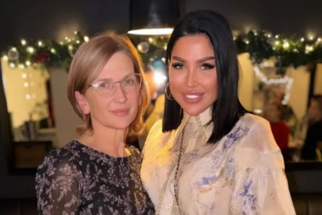 Ovako izgleda majka Tijane Ajfon! Starleta joj priredila gala žurku povodom 60. rođendana!