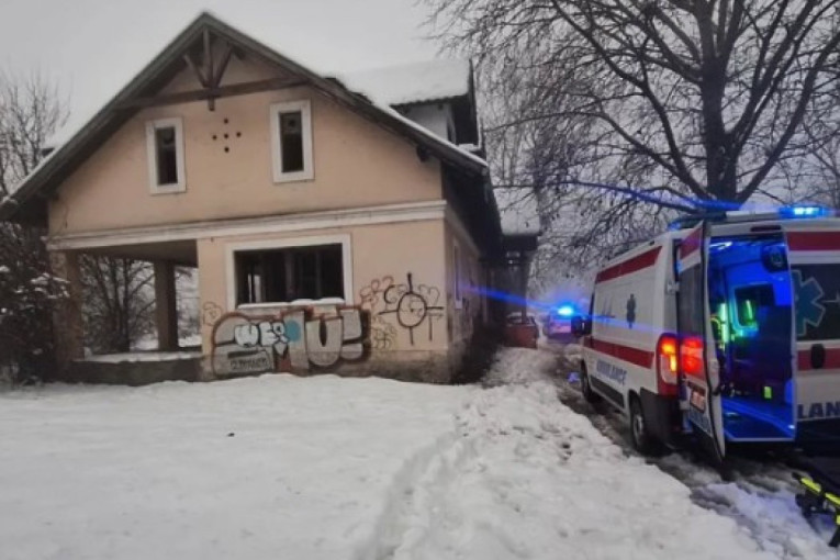 Mučenje u "škodi": Oteo bivšu devojku, oslobodila je policija