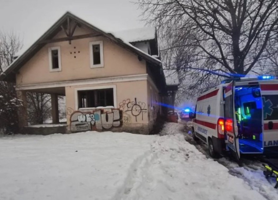 Policija u Novom Sadu razbila narko-stan: Pronađeni i “specijalni kolači” (FOTO/VIDEO)