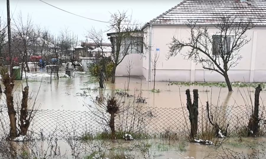Neviđena drama kod Priboja! Automobilom sleteli u reku, divlja bujica odnela vozilo!