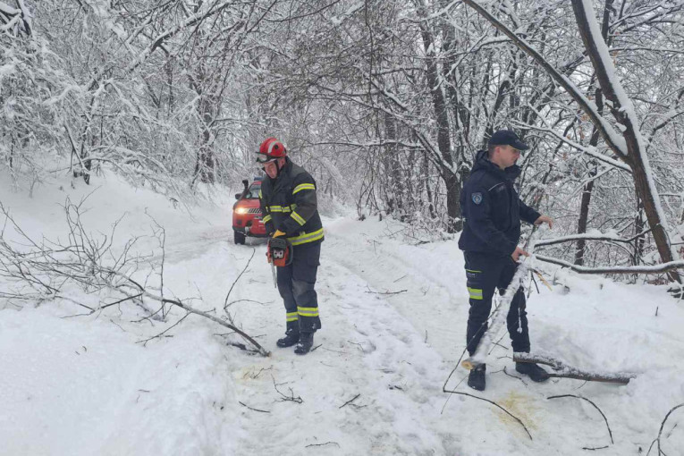 Mali Zvornik: Formiran kontakt centar za prijavu štete usled nestanka struje!