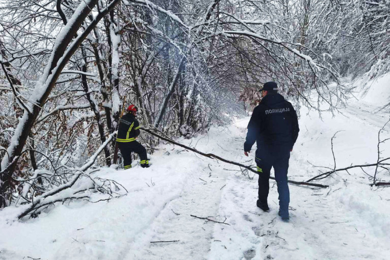 Krvavi neredi u Iranu: Ubijen i visoki oficir bezbednosnih snaga