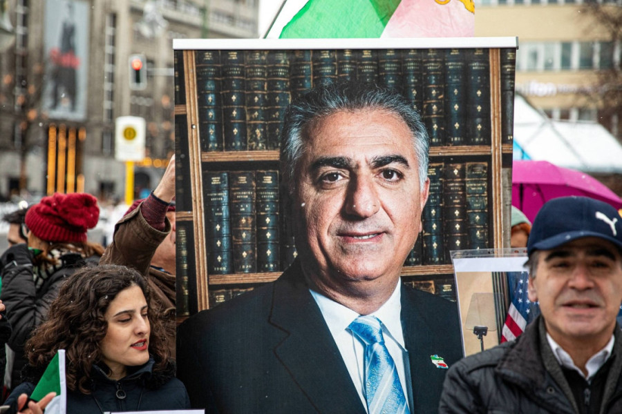 Iranski prestolonaslednik: Ko je Reza Pahlavi i koliko šanse ima da dođe na vlast čak i ako protesti uspeju?