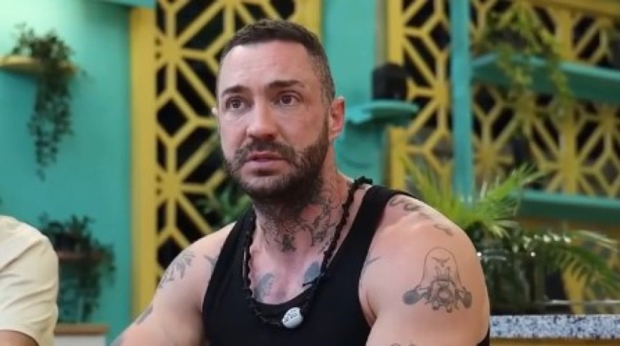 Jodžir pobesneo zbog svoje popularnosti, a ovo je njegov mlađi brat koji se krije od javnosti: Luka mami uzdahe! (FOTO)