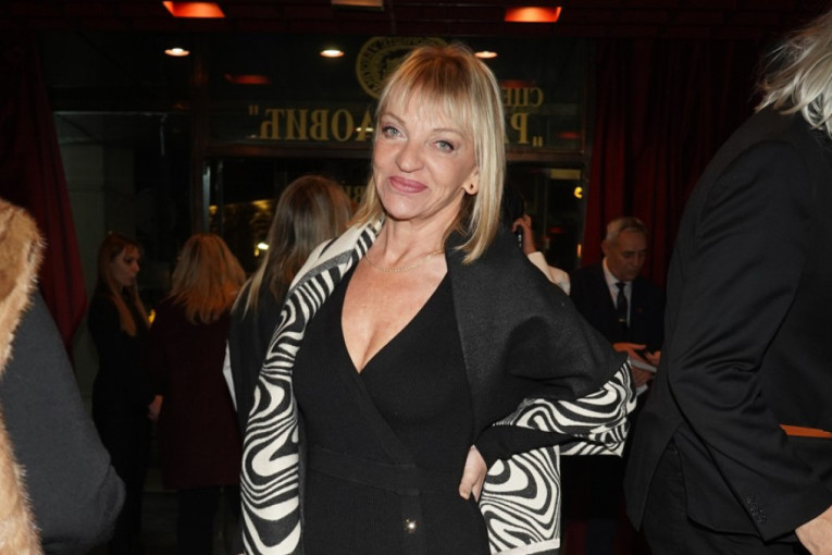 "Brat je bio agresivan u pijanstvu" Glumica imala tešku sudbinu, sad progovorila o svemu: Nasrtao je na mamu i mene