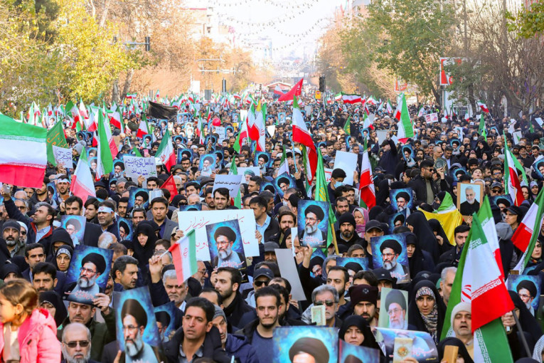 Ide na vešala zbog protesta! Iran sprema pogubljenje mladića (26) koji je vikao "Sloboda" (FOTO)