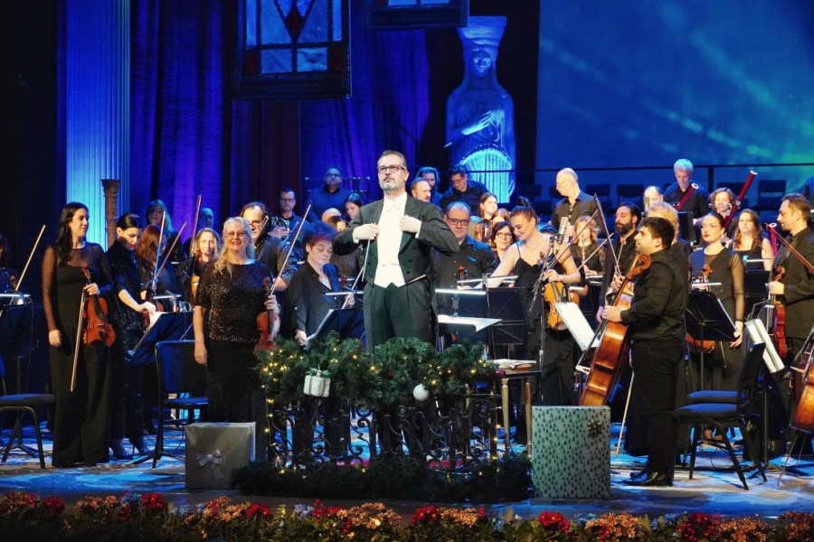 Uz ovacije održan Novogodišnji gala koncert Opere Narodnog pozorišta: Izvođači su ove stvari ostavljali na sceni (FOTO)