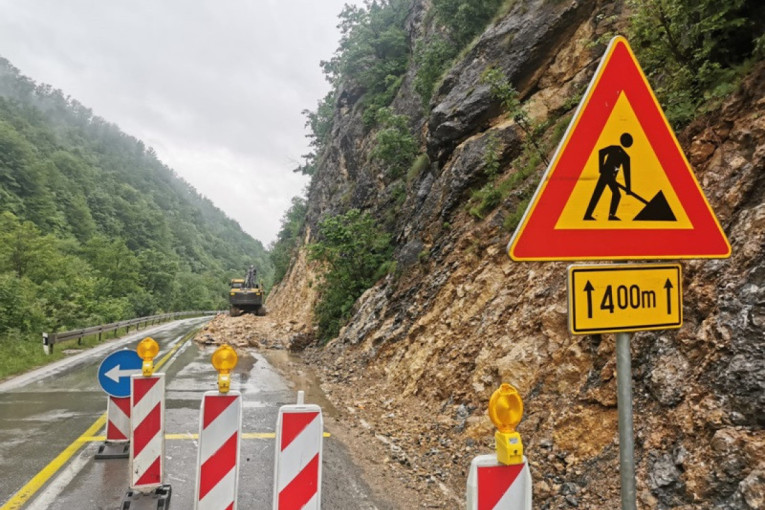 Jezivo nasilje u Beogradu: Zaključao devojku i tukao je satima, ali to nije sve