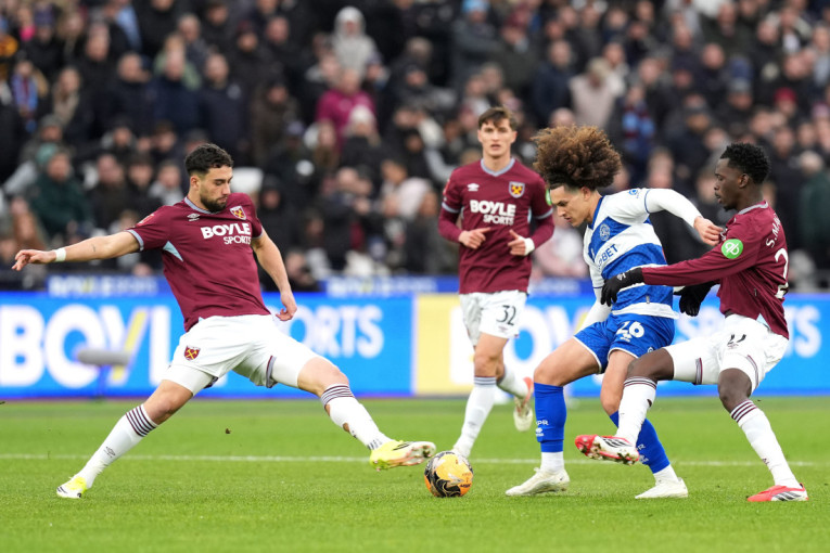Udariće ih "žestoko po džepu": Ispadanje iz Premijer lige će skupo koštati "čekićare" (FOTO)