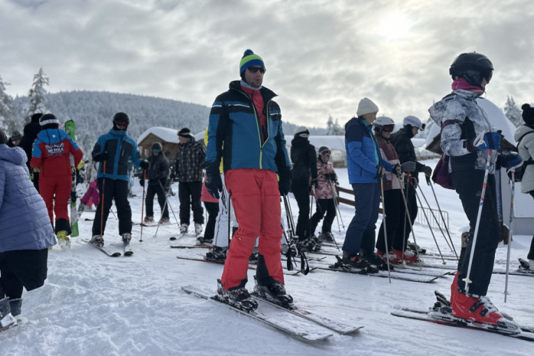 Tornik pun skijaša: U funkciji šestosedna žičara, ski lift i trake za početnike (FOTO)