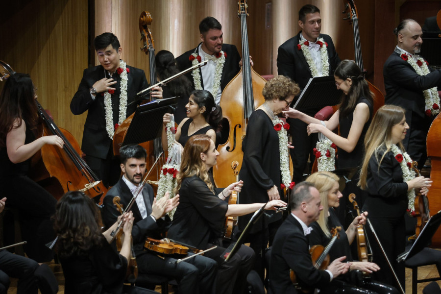 Spektakularni koncert, ovacije, ajvar i "Niška banja" usred Indije: Zubin Mehta sa Beogradskom filharmonijom proslavio 90. rođendan (FOTO)