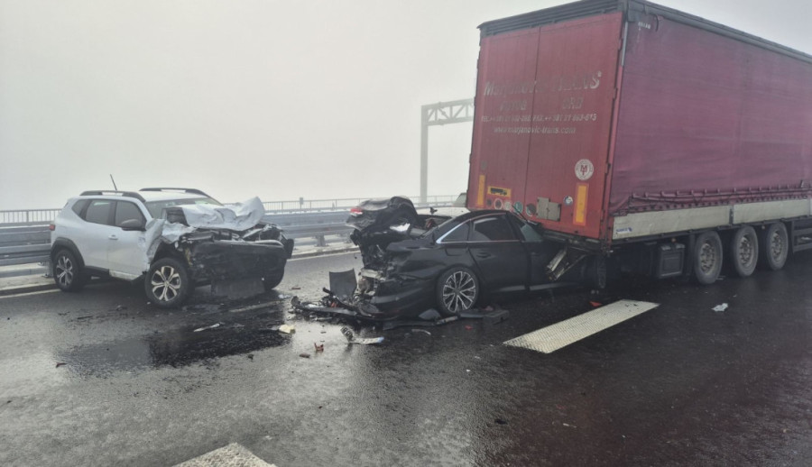 Detalji lančanog sudara na auto-putu! Četiri osobe povređene, u sudaru učestvovalo devet vozila i jedan kamion (FOTO/VIDEO)