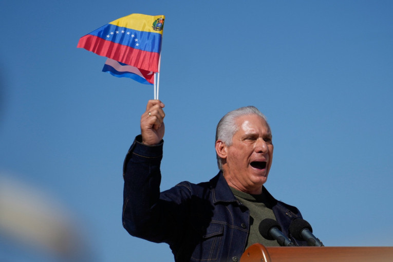 Predsednik Kube kivan na Amerikance zbog smrti 32 vojnika: Ponašaju se kao titani sve do svoje poslednje bitke (VIDEO)