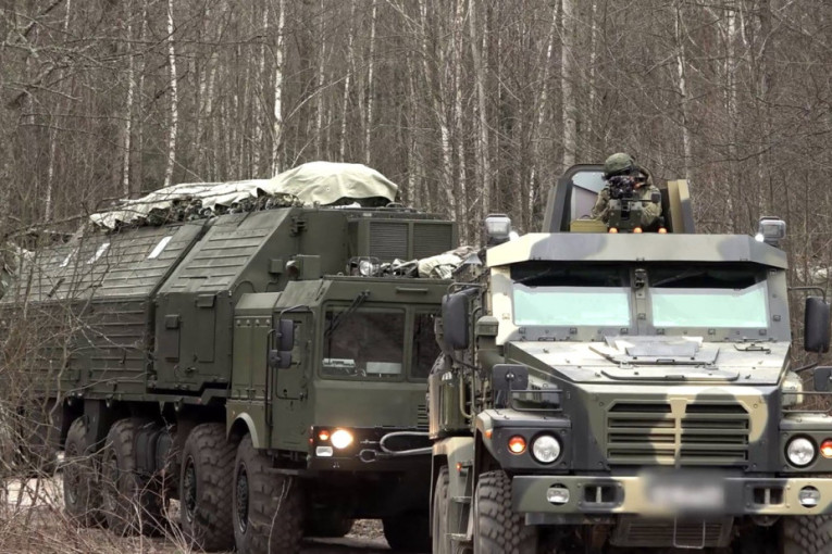 Makron se uplašio ruske rakete: Evropi treba sopstveni "Orešnik"