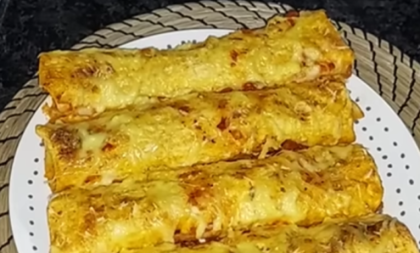Recept dana: Zapečene tortilje sa sočnom piletinom i paradajz sosom će postati jedan od vaših favorita